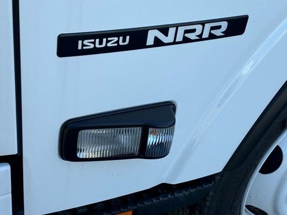 2025 Isuzu NRR image 9