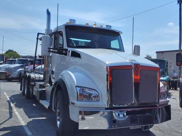 2025 Kenworth T880 image 24
