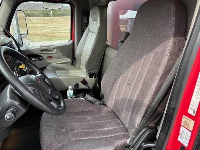 2020 Peterbilt 567 image 11