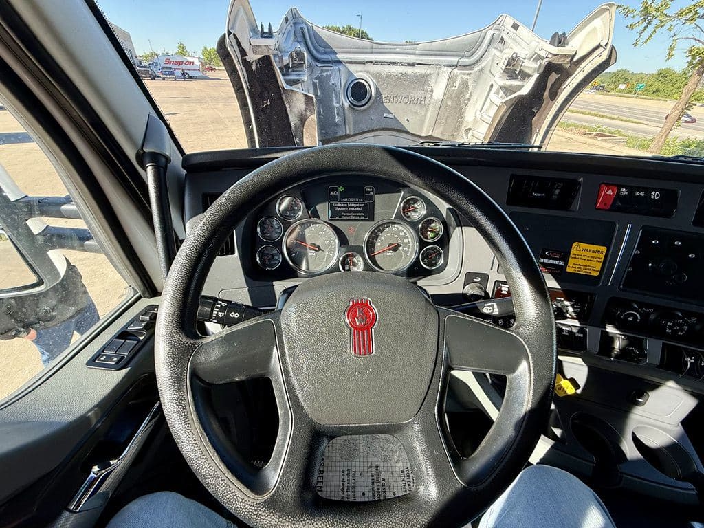 Used 2021 KENWORTH T880 image 6