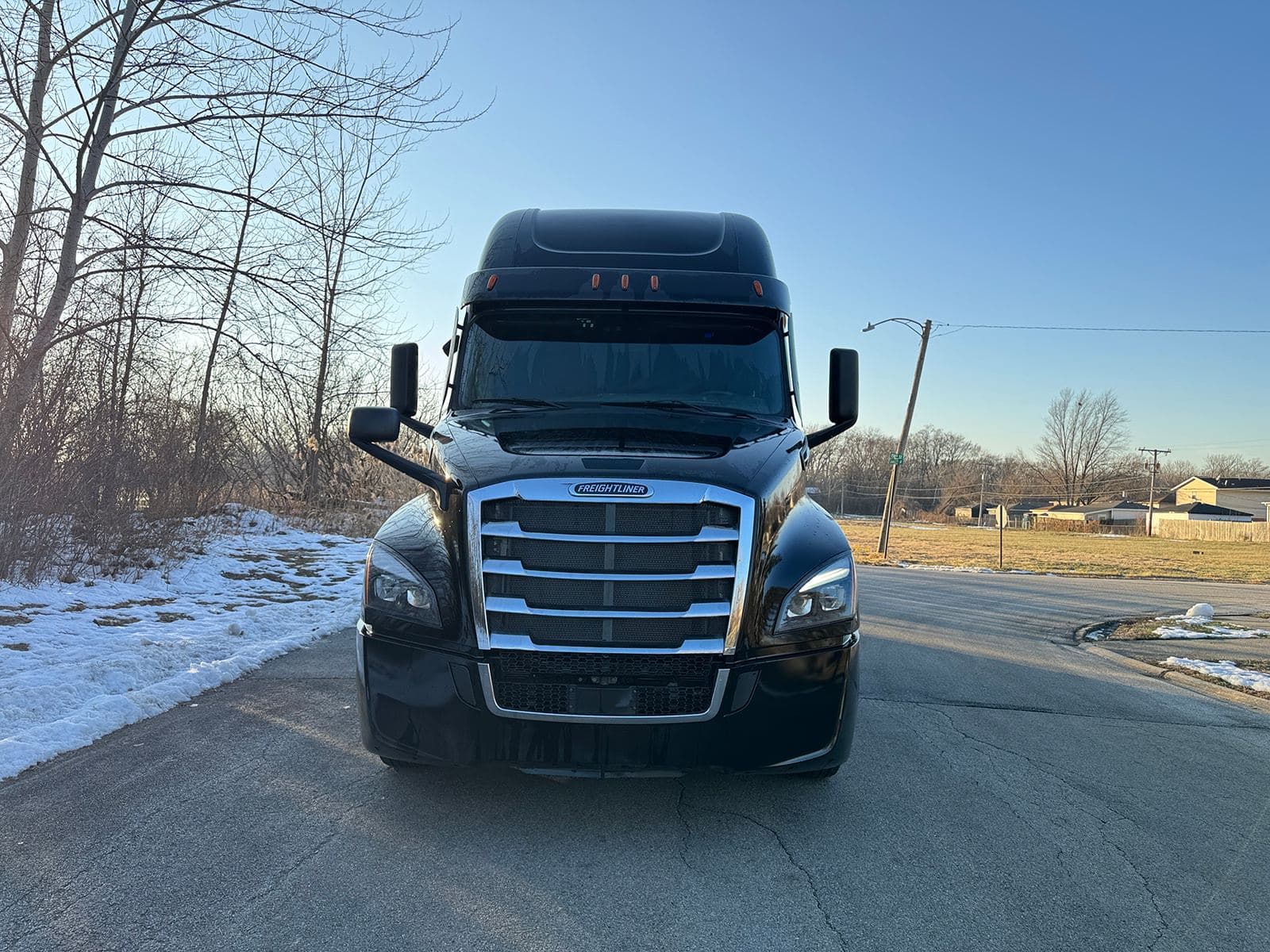 2022 Freightliner Cascadia image 2