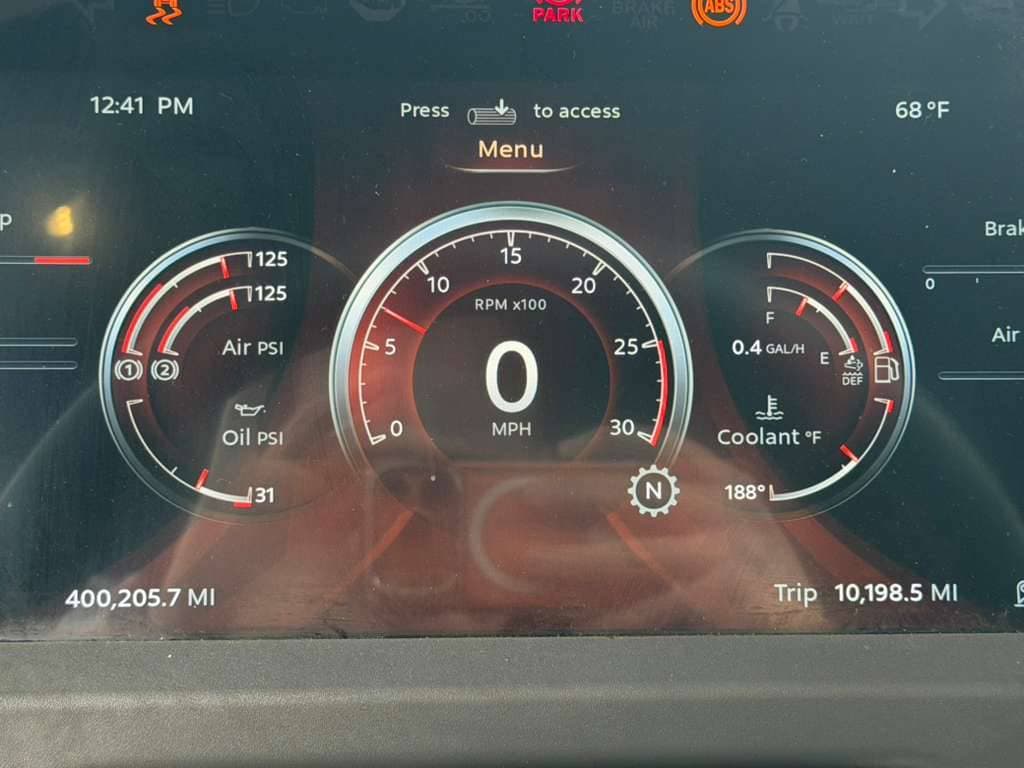 2023 Peterbilt 579 image 10