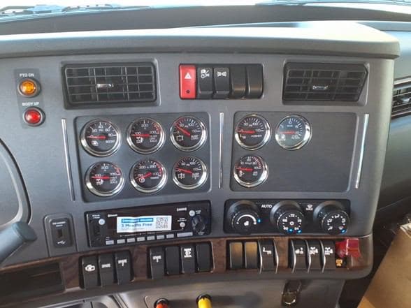 2026 Kenworth T880 image 15