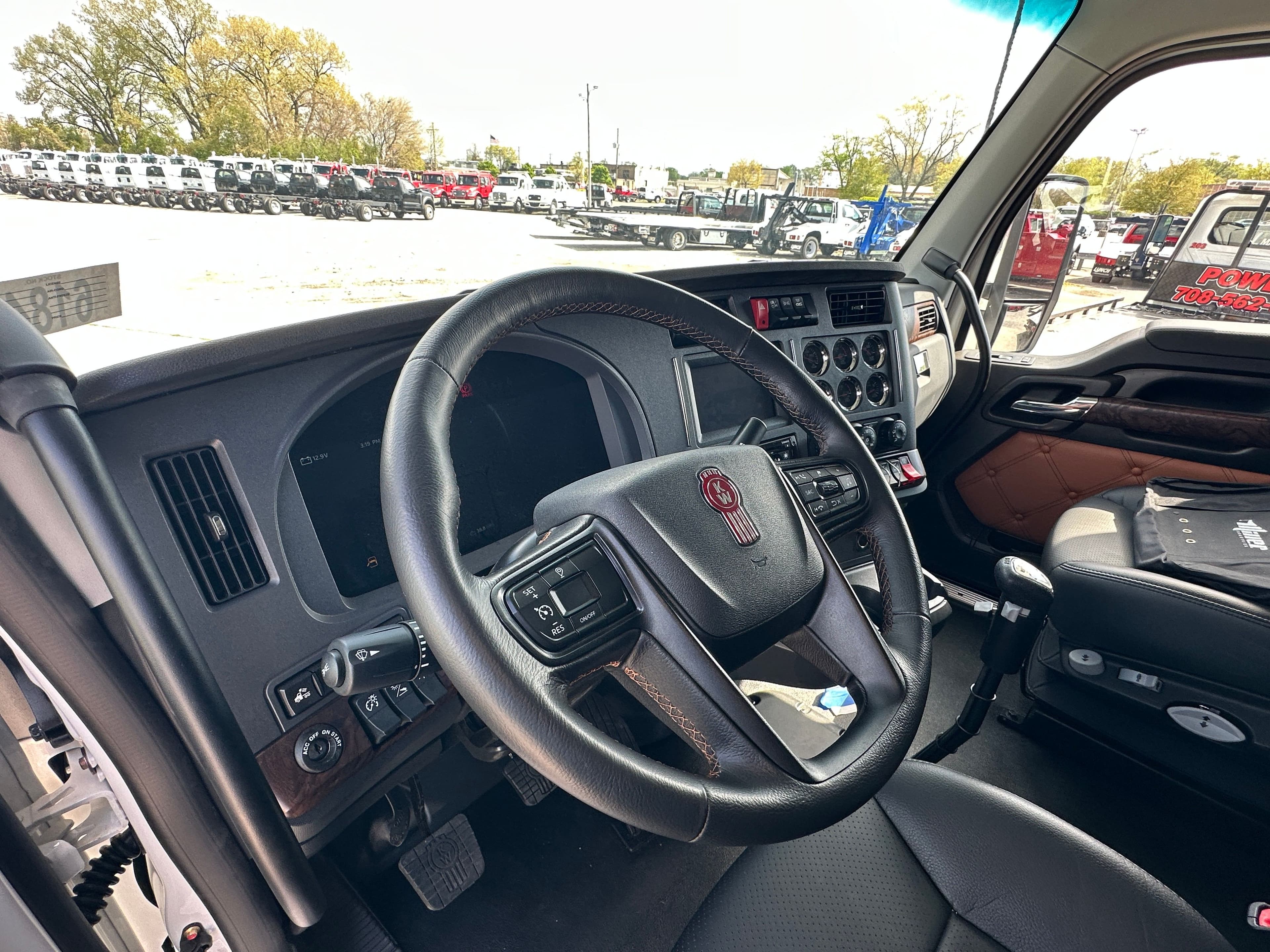 2025 Kenworth T880 with a Century 5130 image 12