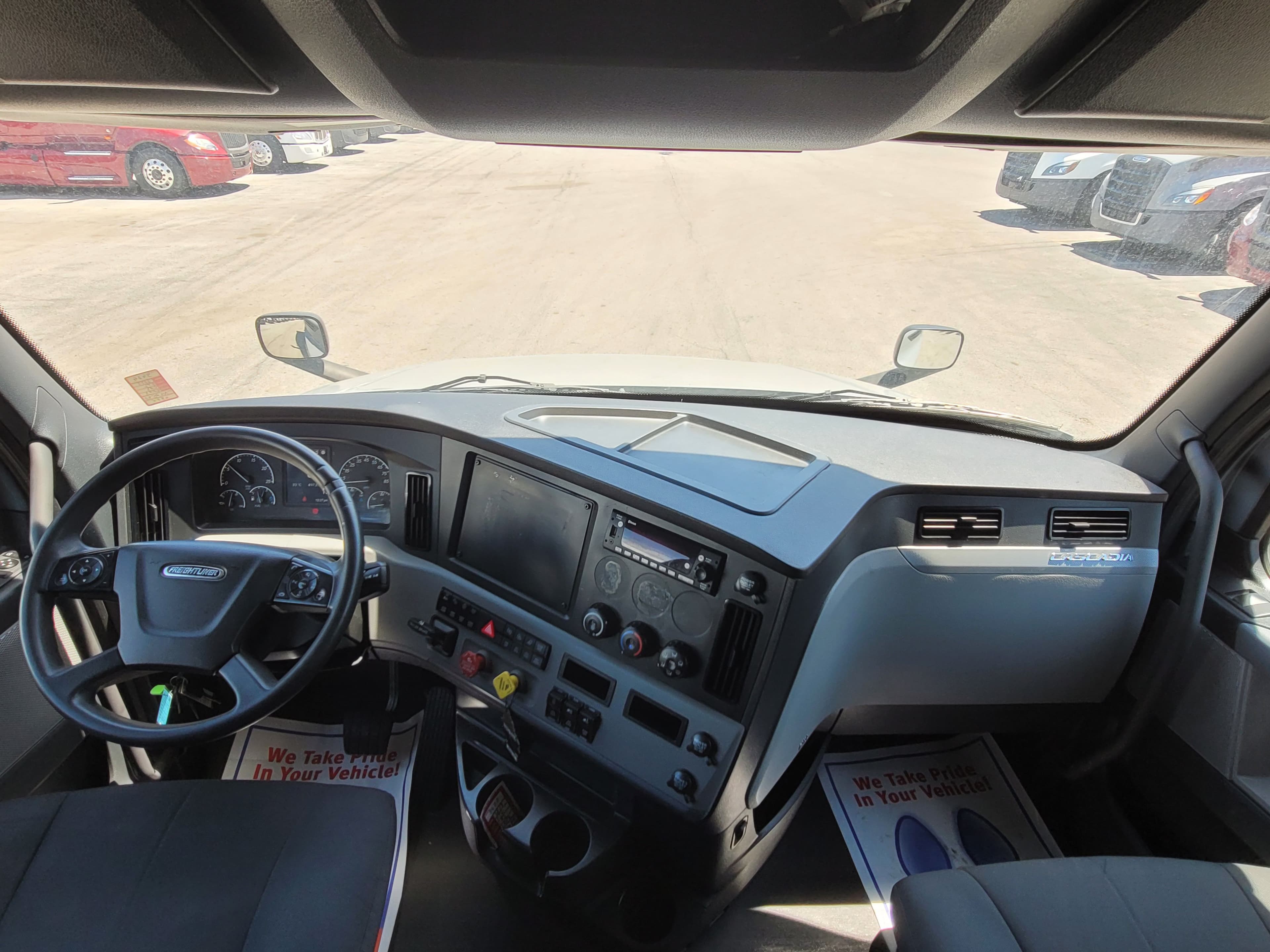 2022 Freightliner Cascadia 126 image 10