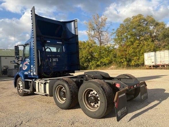 2021 Volvo VNR64T300 image 4