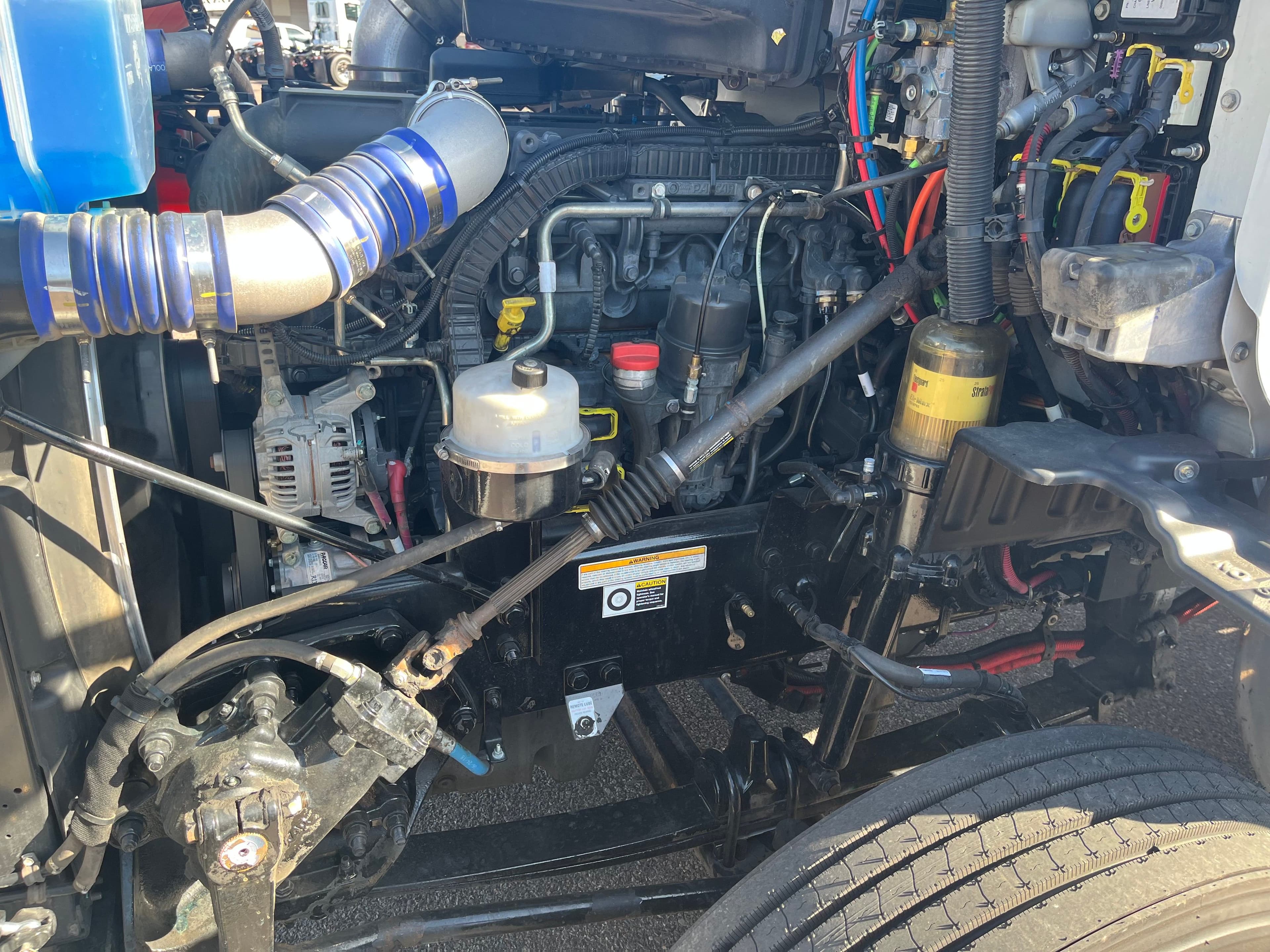 2019 Peterbilt 579 image 11