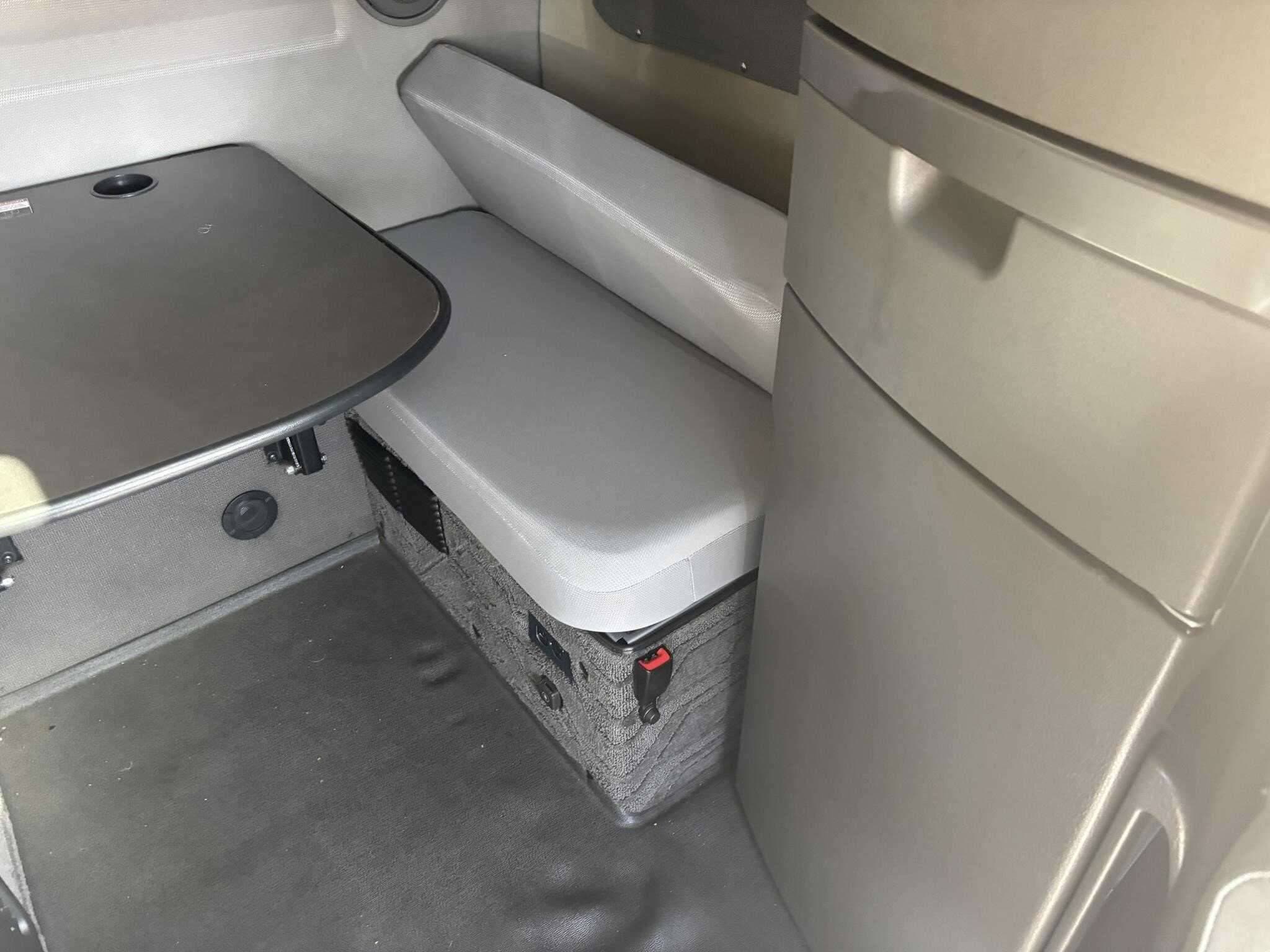 2022 Volvo VNL image 5