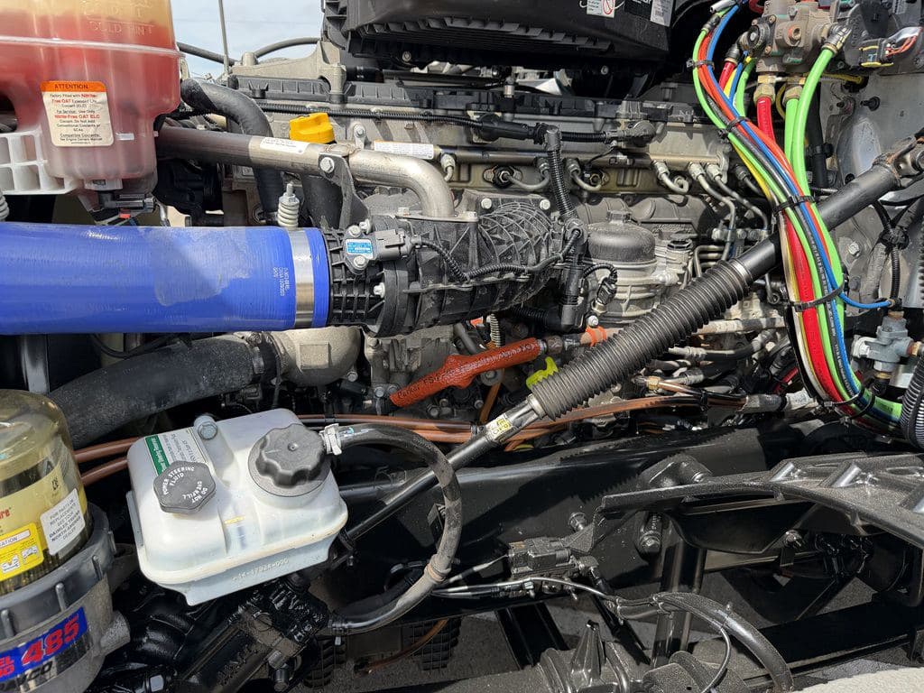 Used 2022 FREIGHTLINER PT126064S T image 18