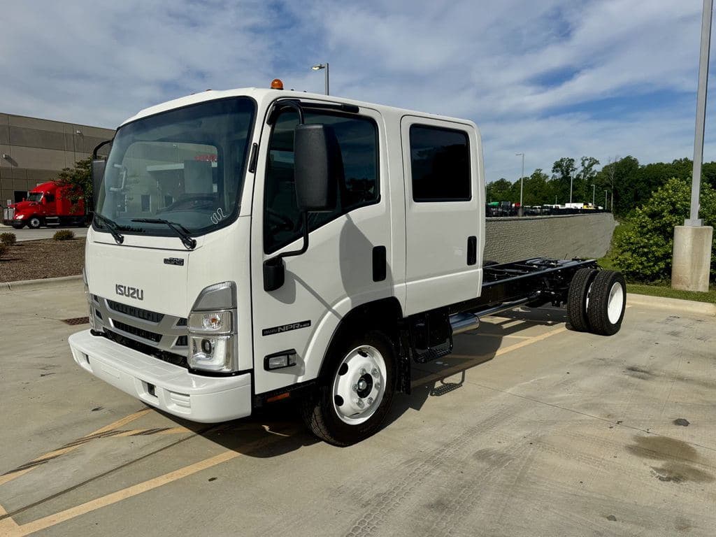 New 2027 ISUZU NPR-HD image 2