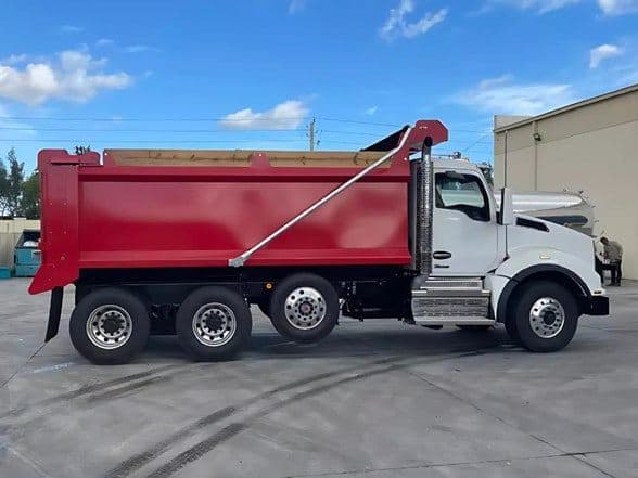 2025 Kenworth T880 image 10