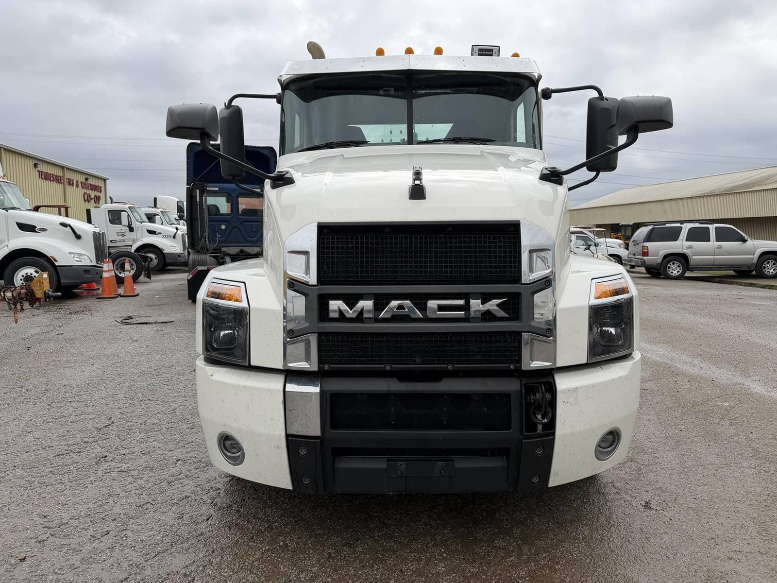 2019 Mack Anthem 64T Day Cab Truck - MP7 425HP, 12 Speed M Drive Amt image 2