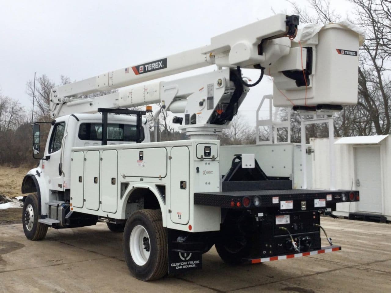 New 2024 FREIGHTLINER Bucket Truck - Boom Truck, Utility Truck - Service Truck - BUSINESS CLASS M2 106 For Sale image 4