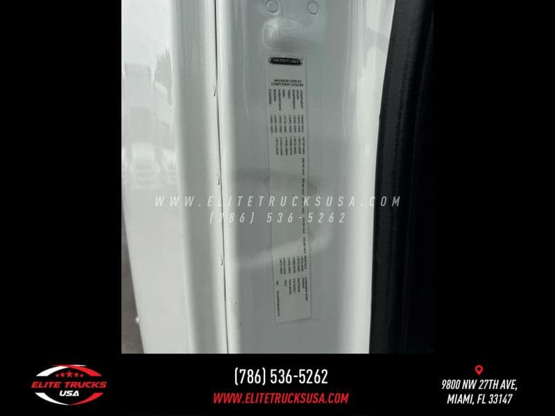 2022 Freightliner Cascadia image 32