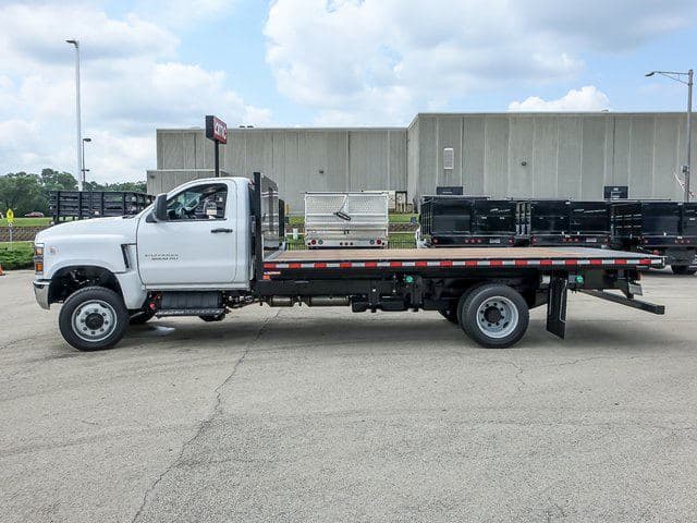 2024 Chevrolet Silverado 5500HD Work Truck 16'x102" Platform Body image 6