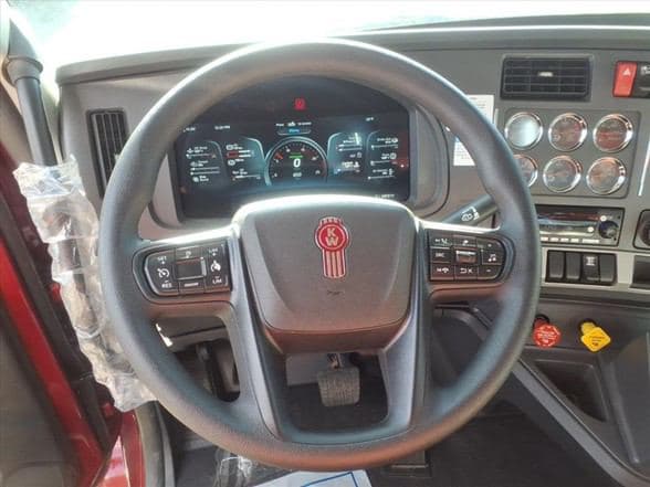 2025 Kenworth T880 image 16