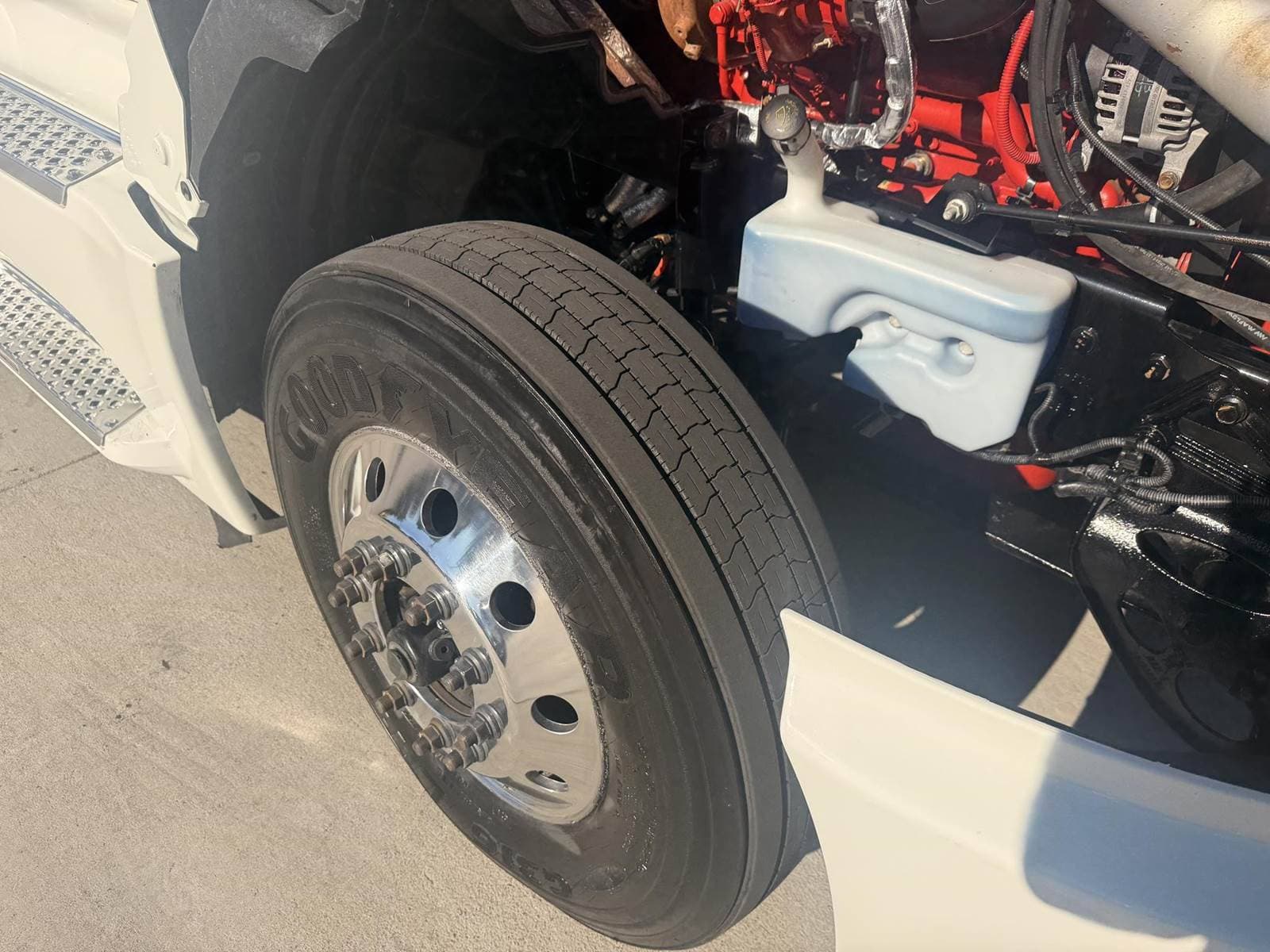 2023 International LT Sleeper Semi Truck - Raised Roof Sleeper, Cummins 450HP, 12 Speed Automatic image 6