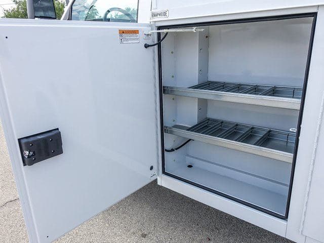 2025 Chevrolet Express 3500 Work Van Cutaway image 19