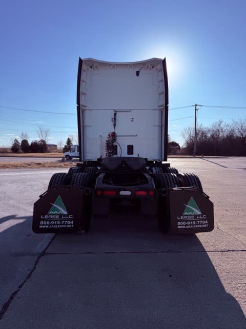 2024 Peterbilt 579 image 17