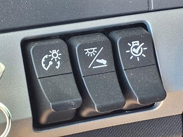 2025 Kenworth T880 image 24