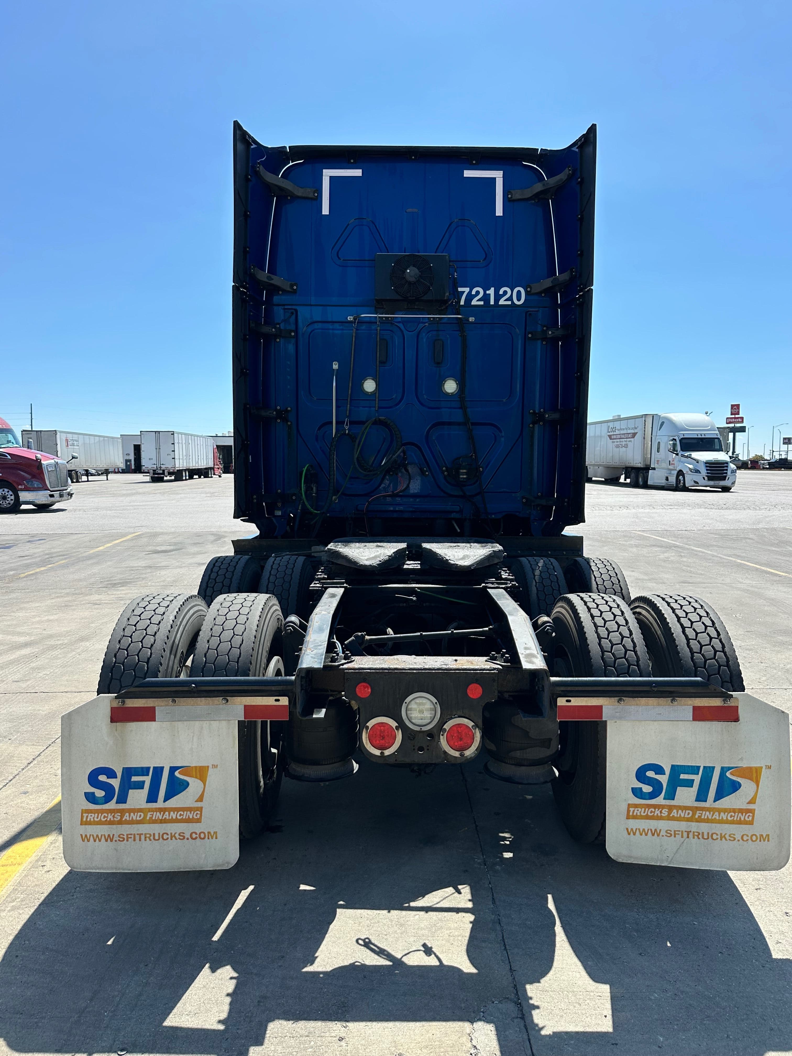 2019 Freightliner Cascadia 126 image 4