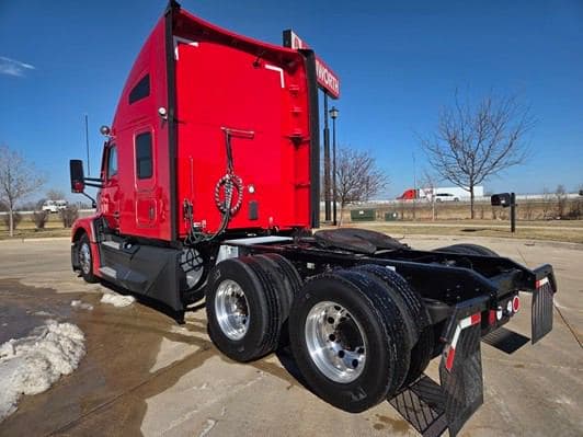 2023 Kenworth T680 image 14