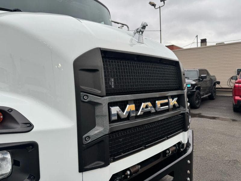 2021 Mack AN64T image 8