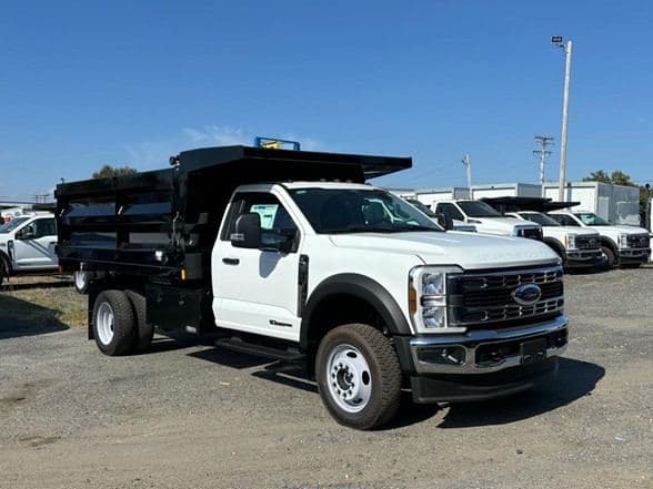 2024 Ford F550 image 1