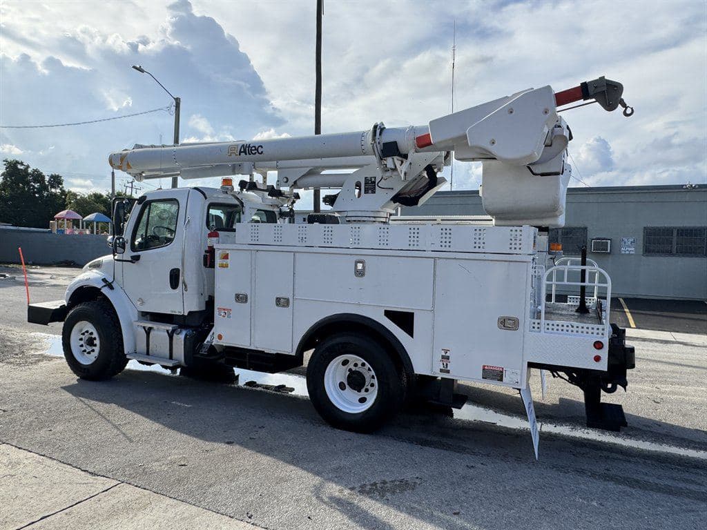 2016 Freightliner M2 106 image 9