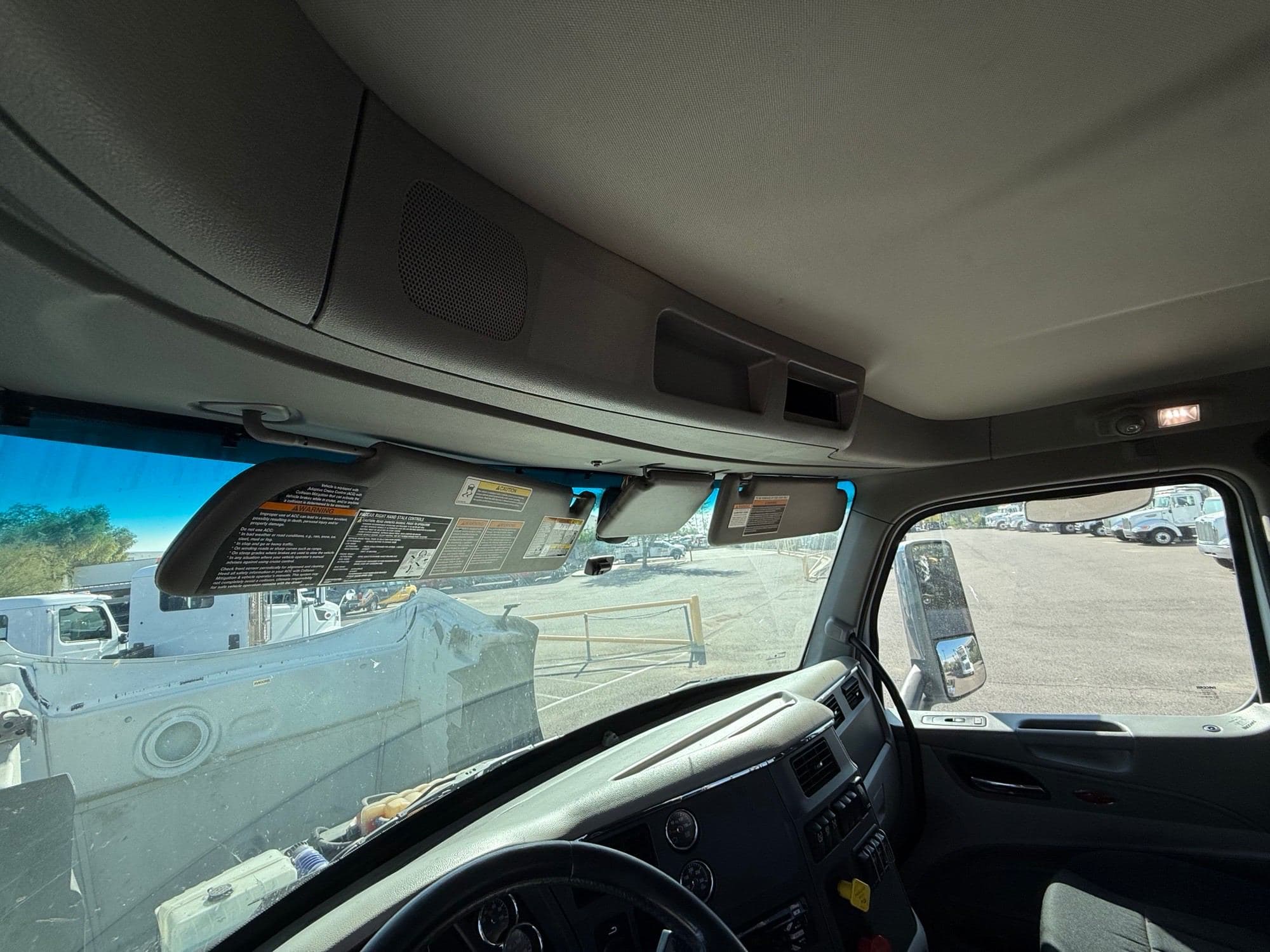 2020 Peterbilt 579 image 12