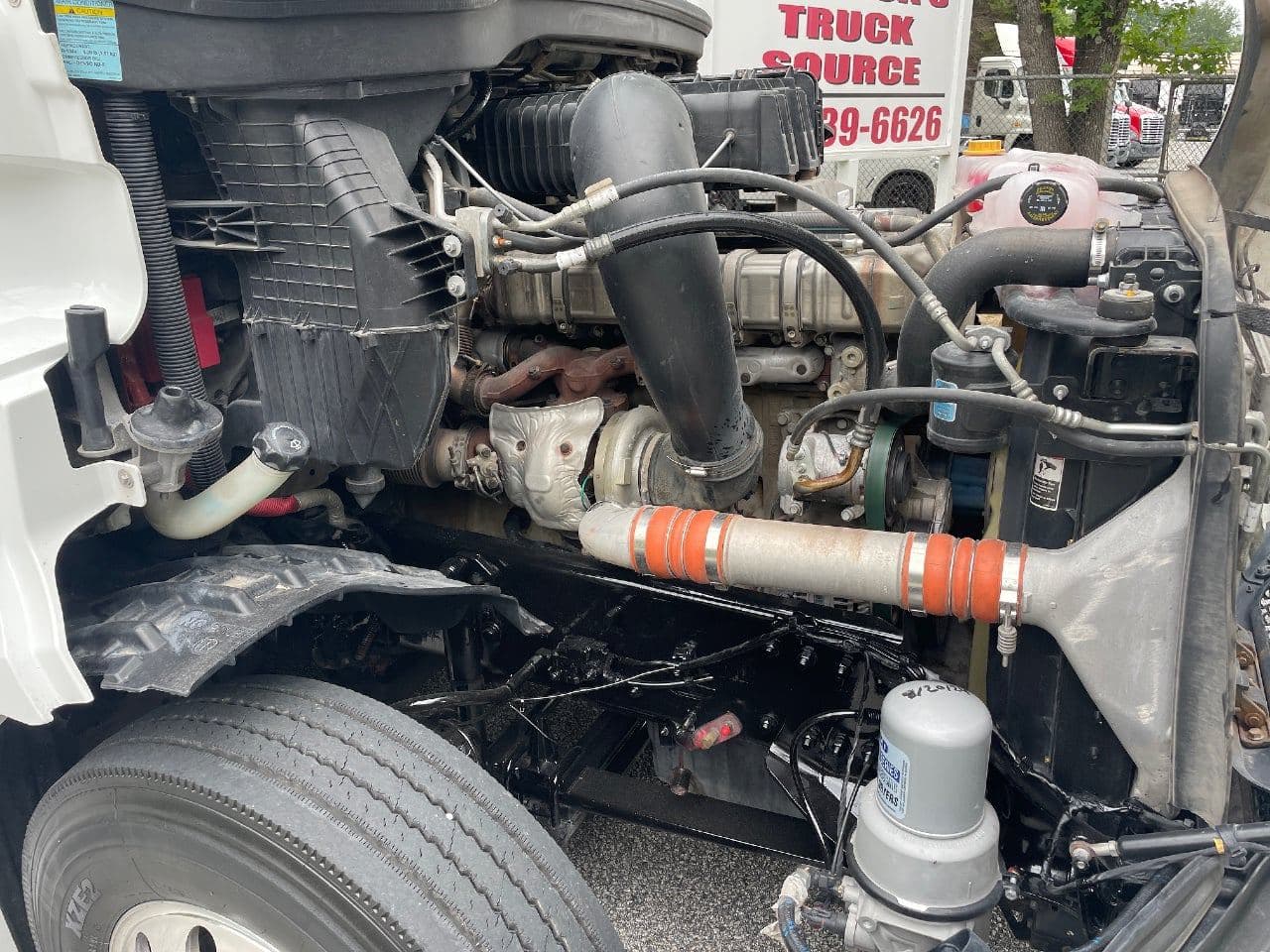 2019 Freightliner Cascadia 126 image 27