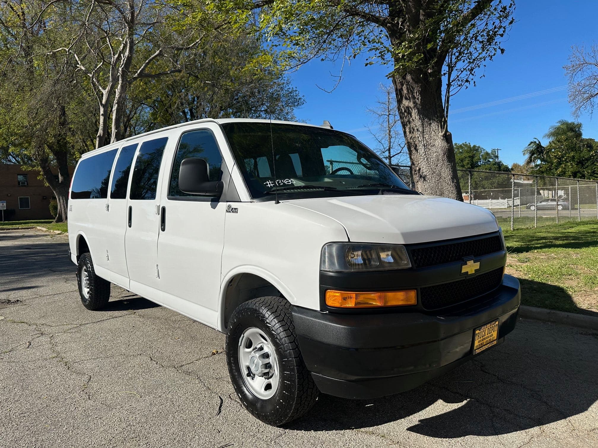 2019 CHEVROLET EXPRESS 3500 Quigley 4x4 Van 13480 image 1