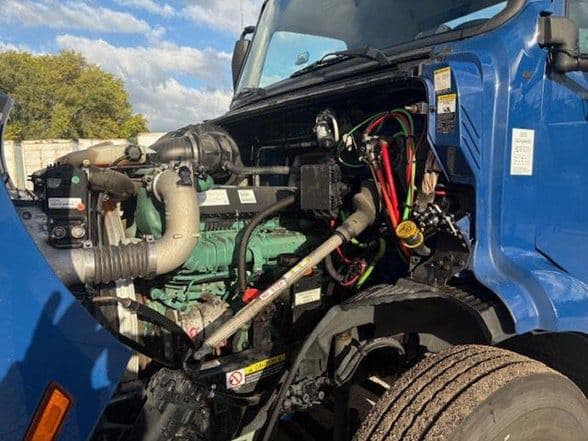 2021 Volvo VNR64T300 image 5