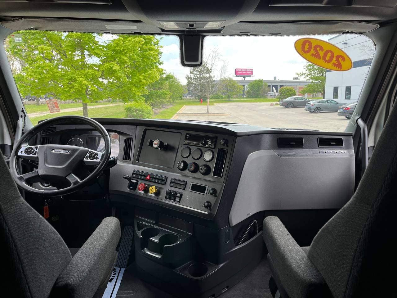 2020 Freightliner Cascadia 126 #1147 image 13