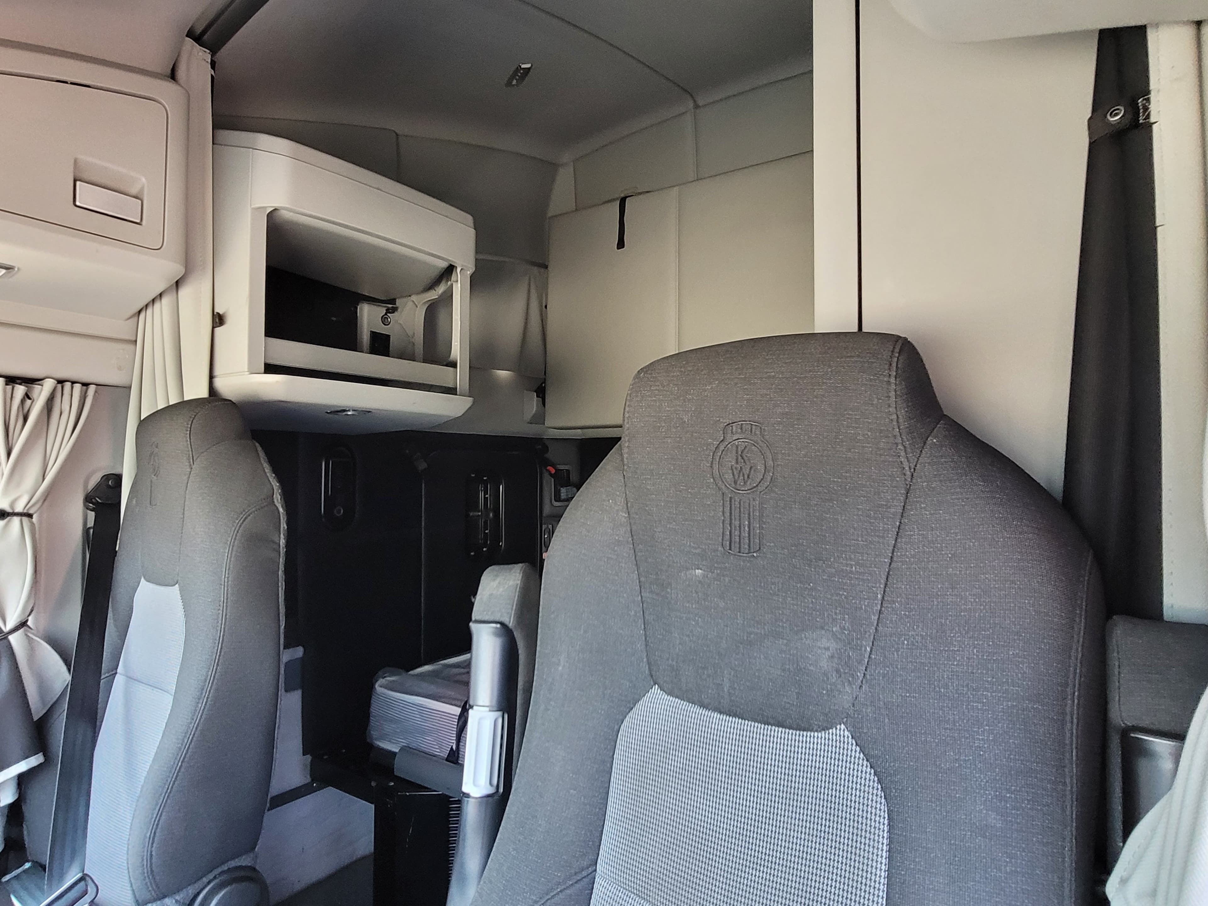 2022 Kenworth T680 image 8