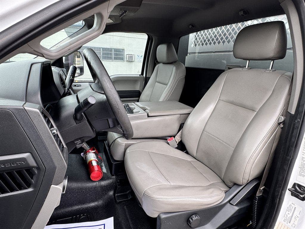 2017 Ford F550 image 59
