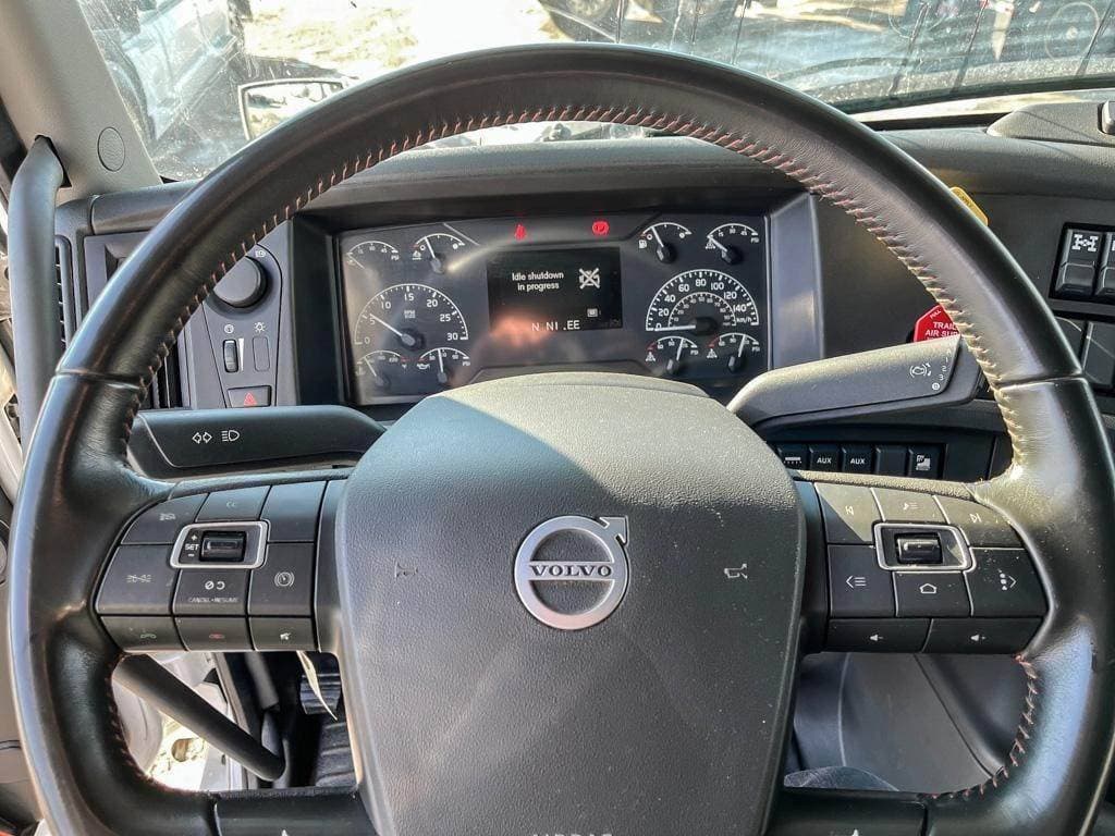 2024 Volvo VNL64T760 image 6