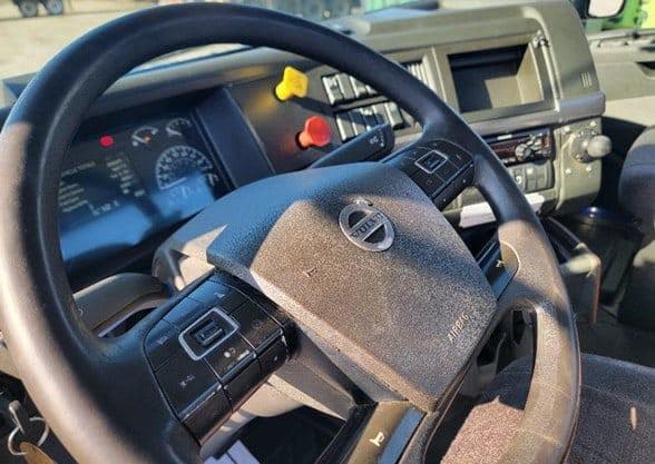 2021 Volvo VNR64T300 image 8