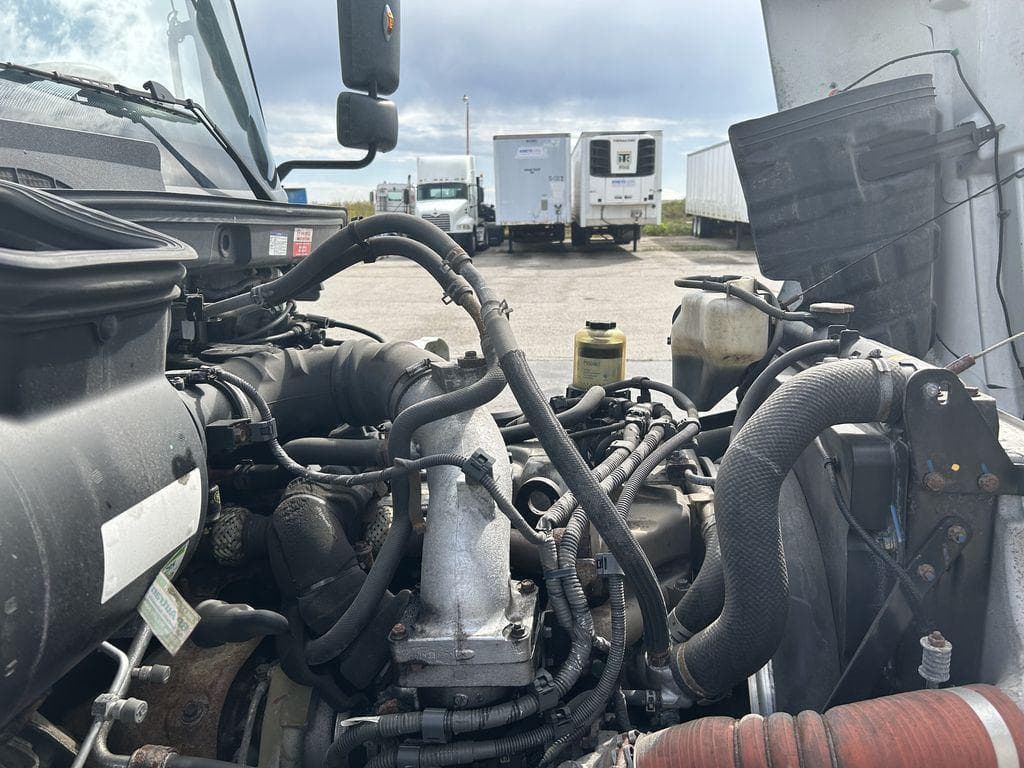 2020 Hino 338 image 13