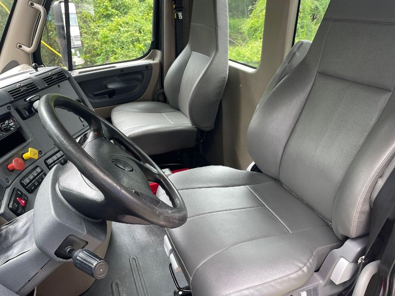 2018 Freightliner Cascadia 125 image 20