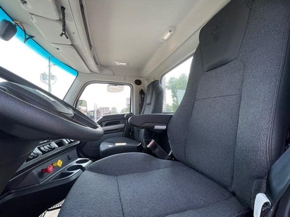 2025 Kenworth T680 image 25