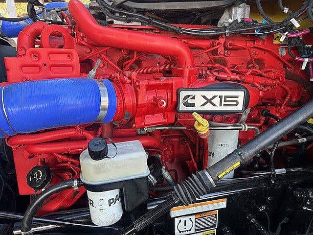 2023 Peterbilt 579 image 10
