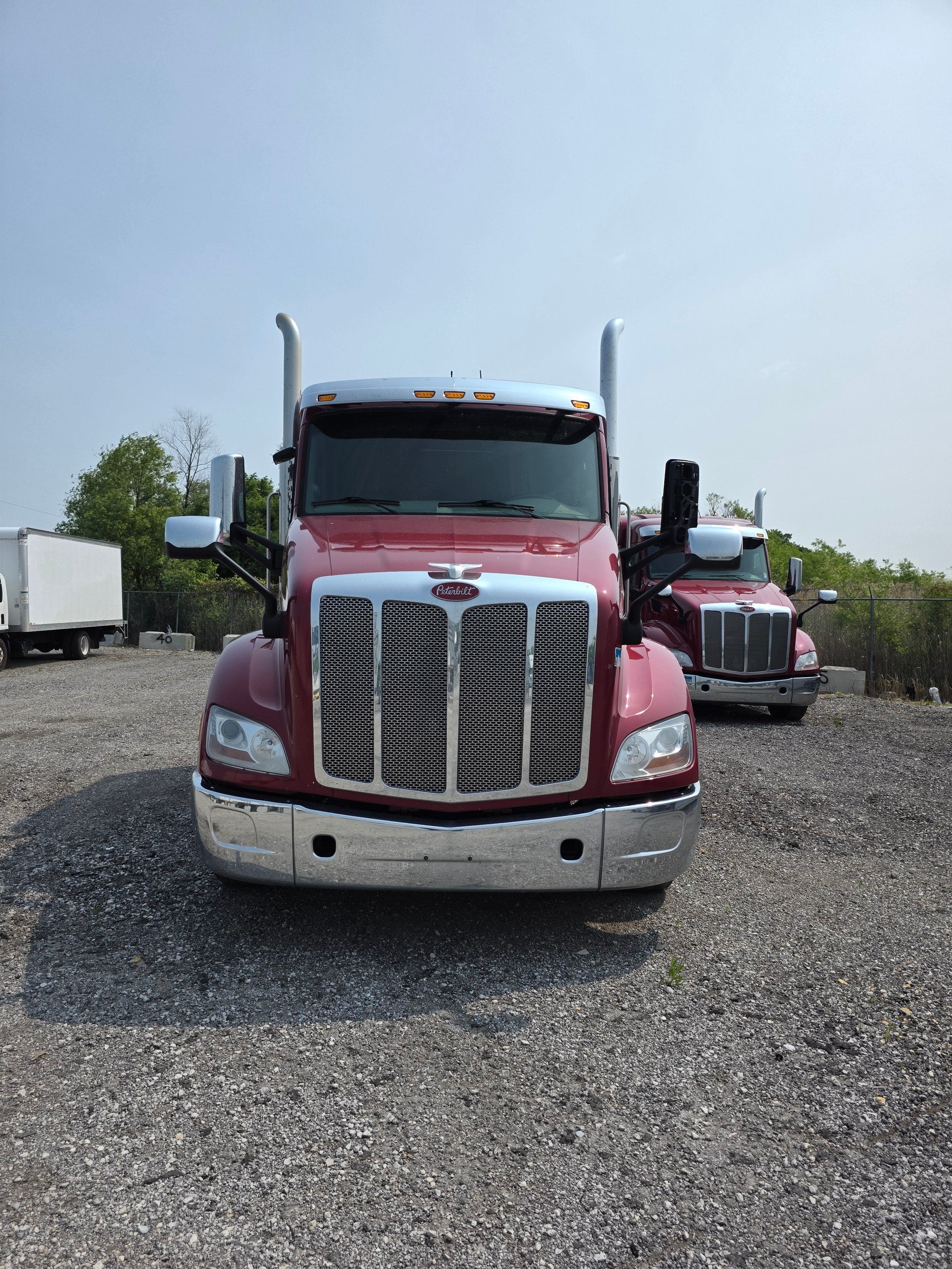 2019 Peterbilt 579 image 2