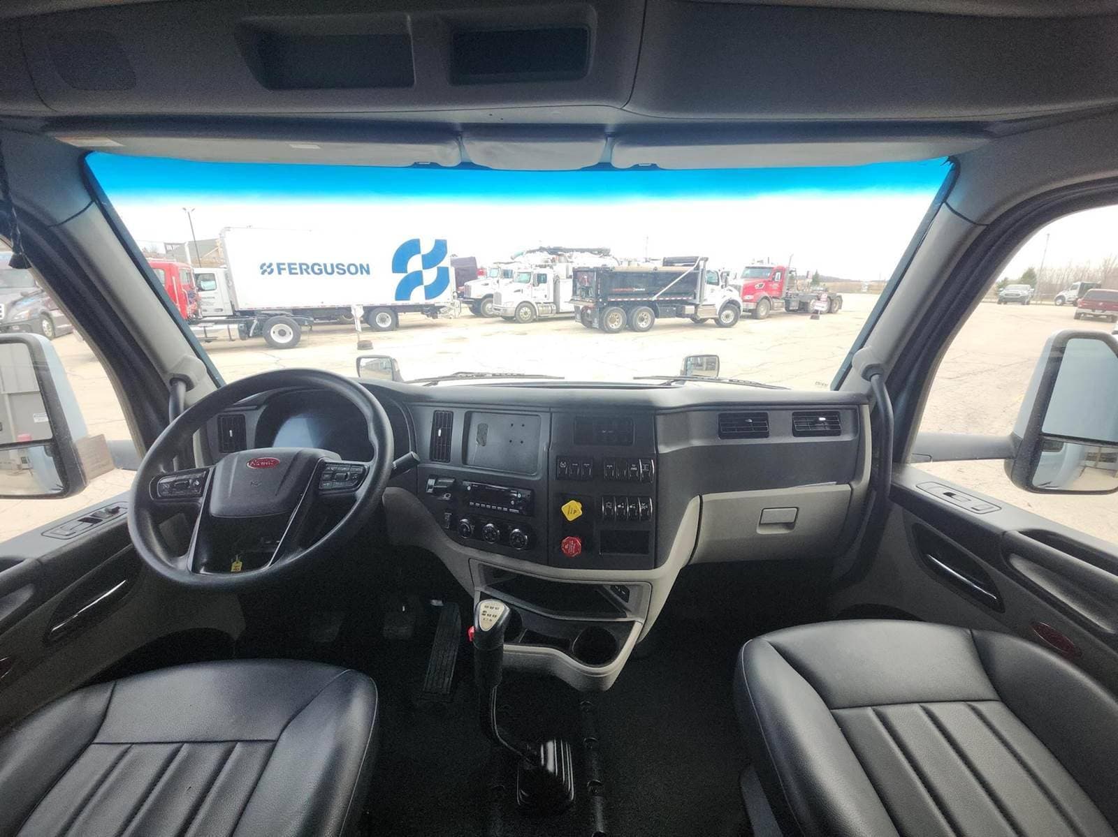 2024 Peterbilt 579 image 14