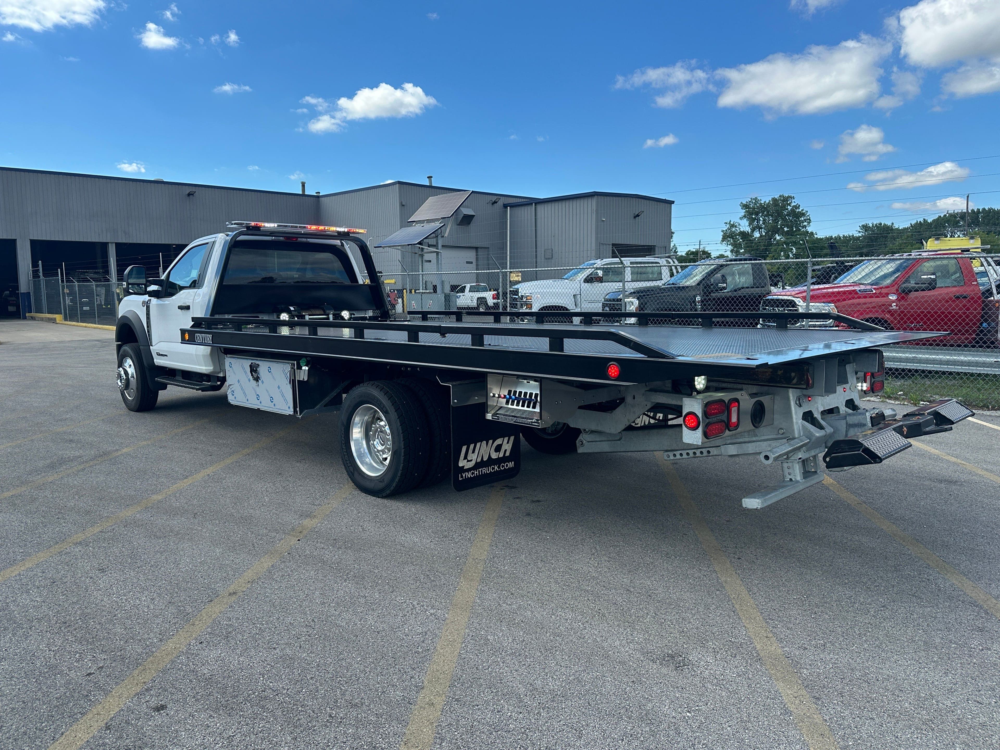 2024 Ford F-600 WITH A CENTURY 19.5' STEEL CARRIER  (SK#: 6117C) image 4