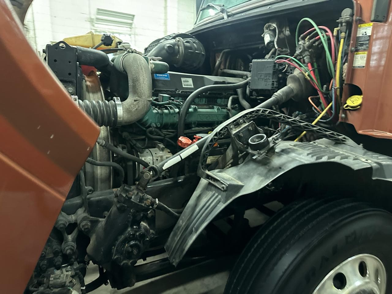 2017 Volvo VNL image 11
