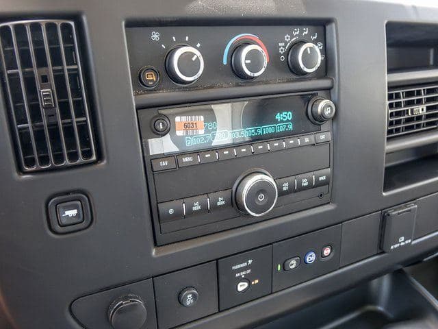 2025 Chevrolet Express 3500 Work Van Cutaway image 14