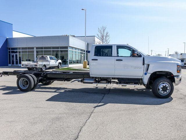 2024 Chevrolet Silverado 4500HD Work Truck image 2