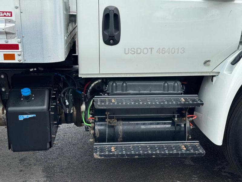 2019 International MV607 image 14