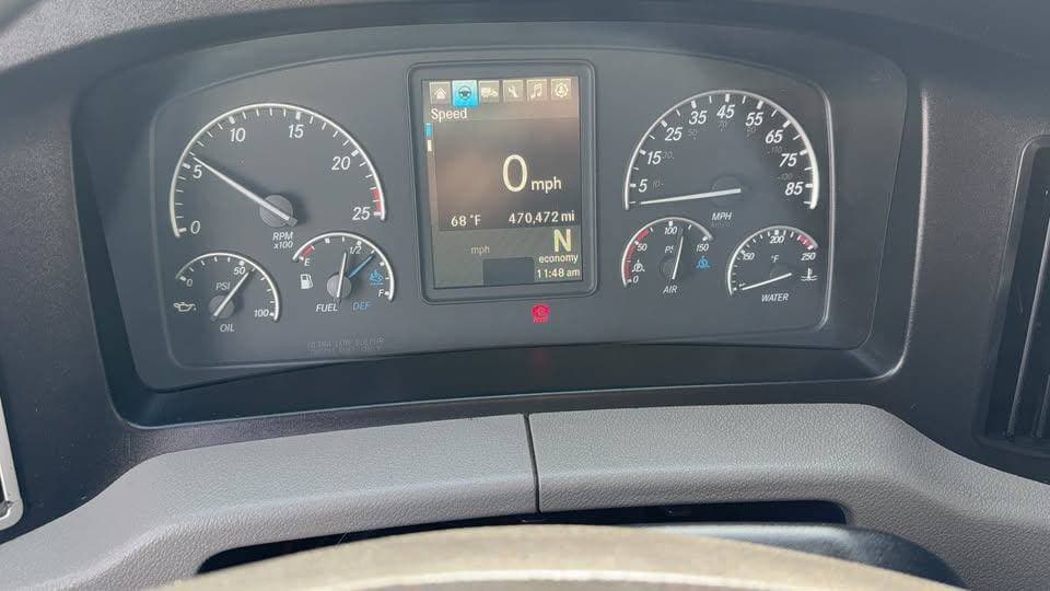 2021 Freightliner Cascadia image 8